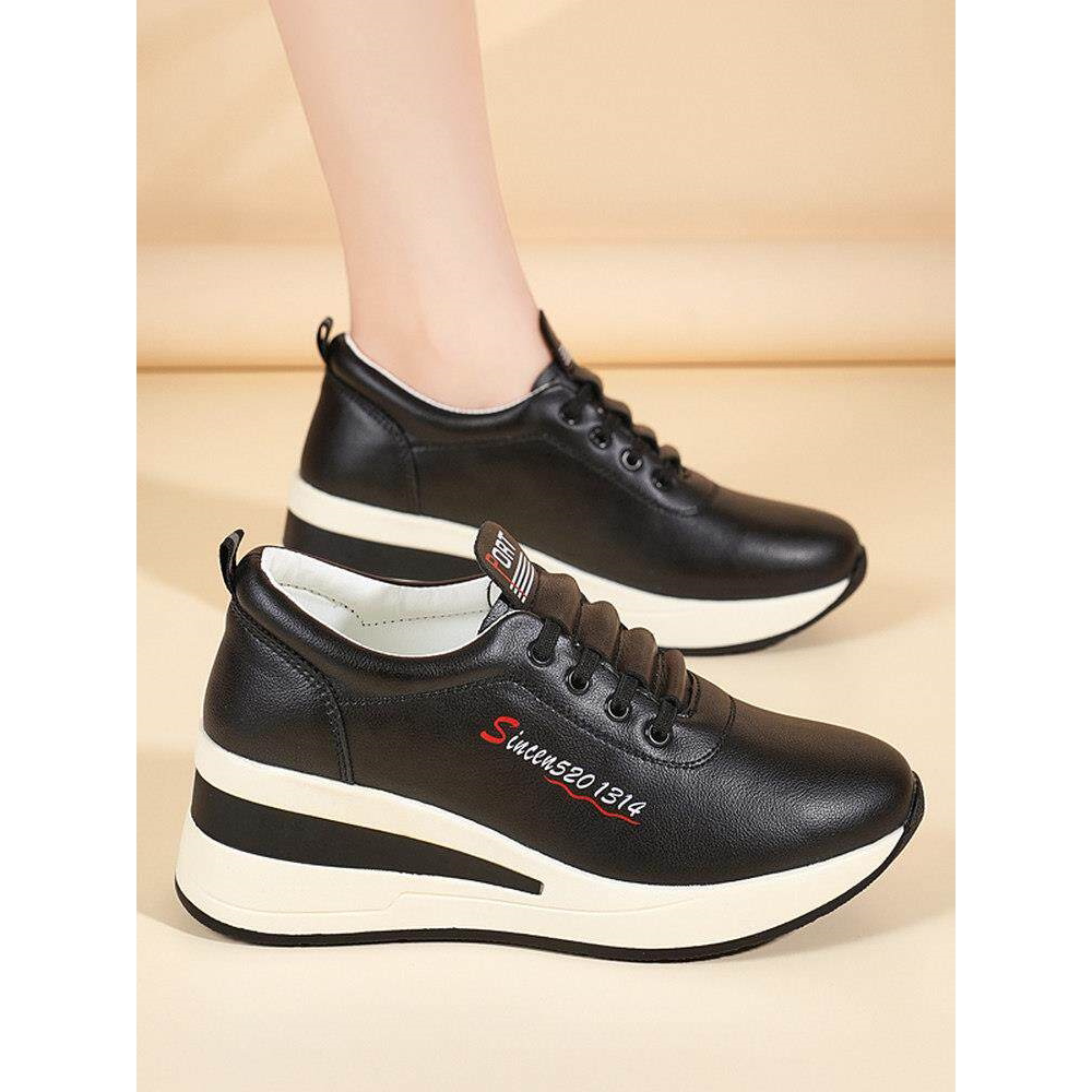 香港真皮增高小白鞋女2026春新款百搭不累脚坡跟软底休闲妈妈单鞋