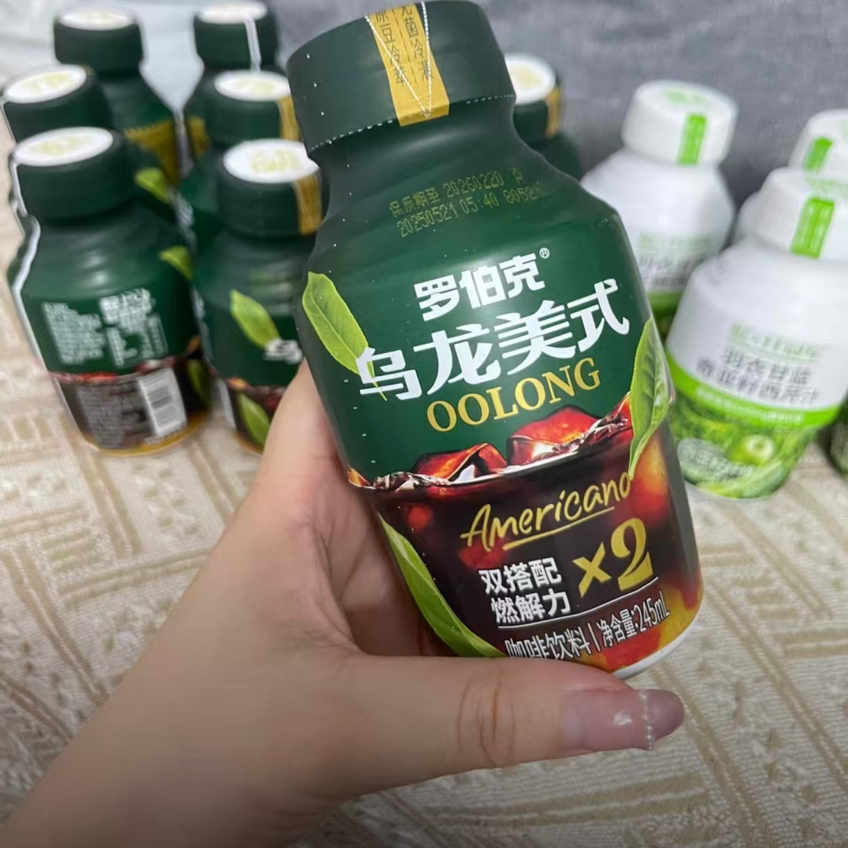 轻上0添加蔗糖0卡乌龙美式咖啡