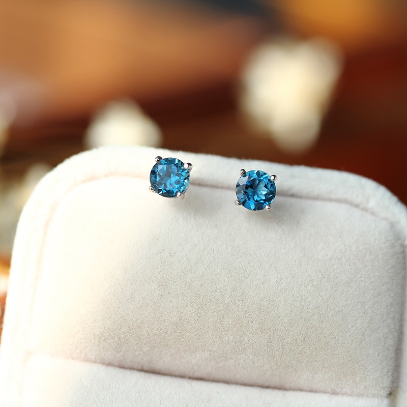 4mm刻面天然伦敦蓝托帕石耳钉