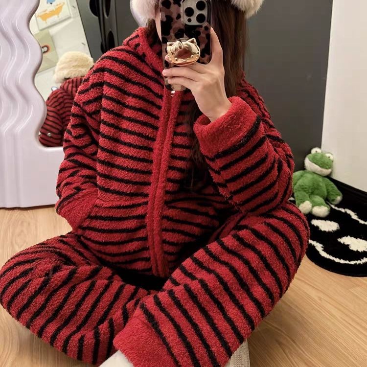 网红新款半边绒条纹红色连帽睡衣套装女冬季甜美加厚家居服可外穿