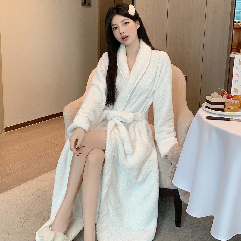 秋冬季睡袍女士保暖法兰绒浴袍宽松绑带睡衣白色简约女纯欲珊瑚绒