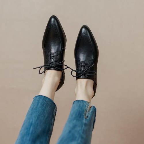 显瘦显脚小~英伦风复古坡跟尖头系带小皮鞋真皮内深口单鞋女