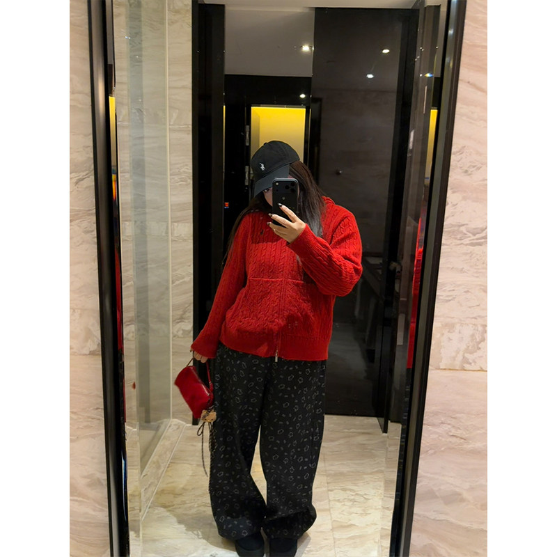 铅笔小鑫大码女装经典小马新年圣诞氛围连帽麻花宽松针织衫