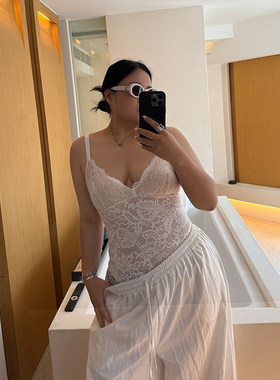 铅笔小鑫大码女装 美感十足 性感蕾丝 吸睛吊带连体衣