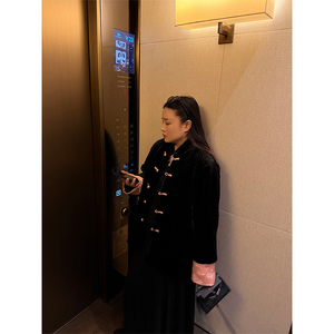 铅笔小鑫大码女装复古新中式新年氛围经典盘扣设计丝绒外套