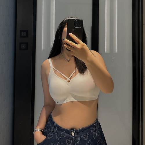 铅笔小鑫大码女装无痕无钢圈收副乳果冻软支撑内衣防下垂舒适文胸