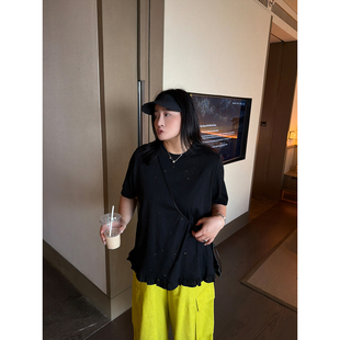 铅笔小鑫大码女装清冷氛围散落细碎镂空星月显瘦T恤