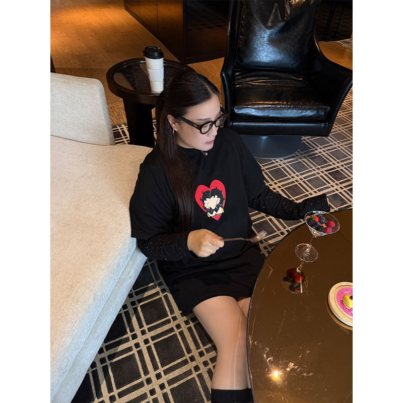 铅笔小鑫大码女装 童趣减龄 宽松遮肉 卡通印花 圆领短袖T恤