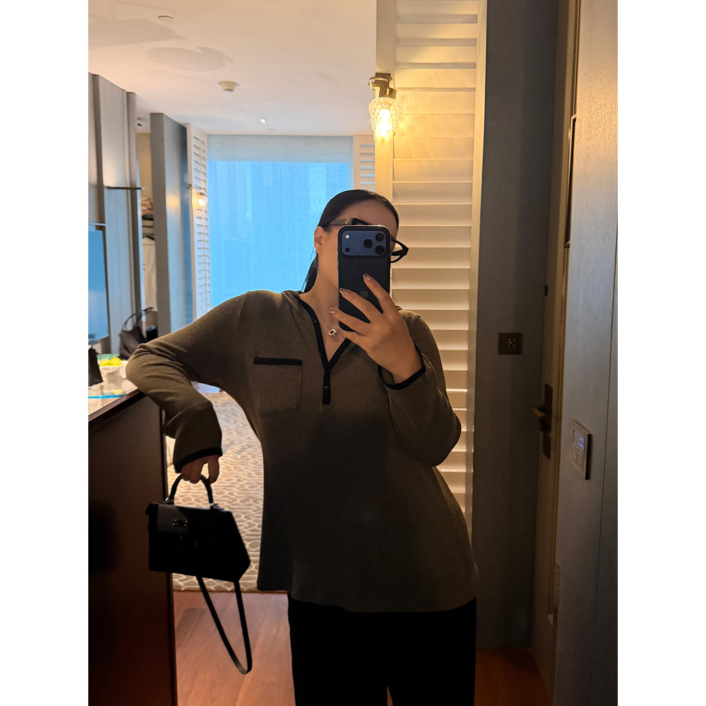 铅笔小鑫大码女装复古心机拼色摆脱沉闷拼色亲肤弹力上衣图片
