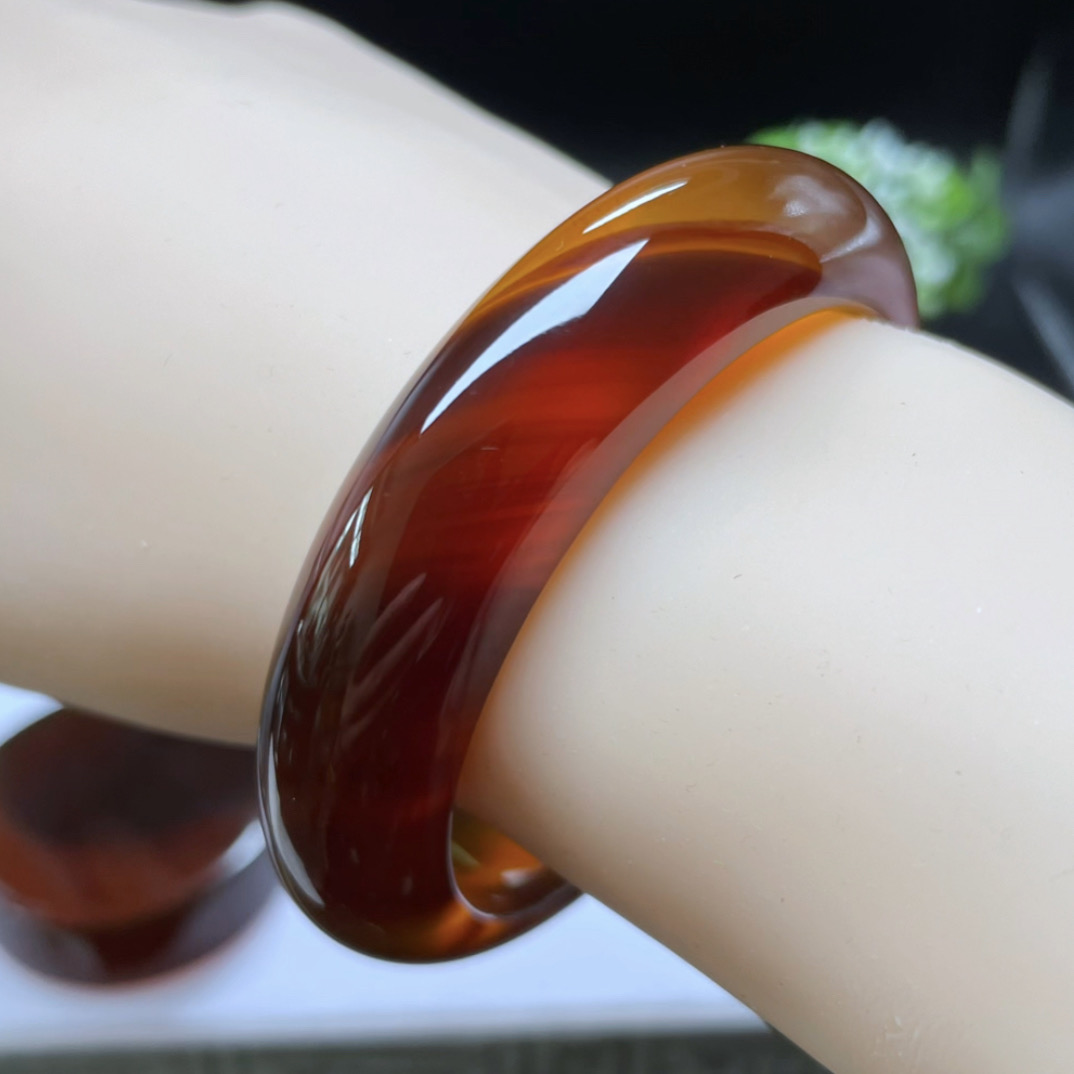 【李氏珠宝】精品53圈14.5宽血红蜜半山水手镯无瑕缅甸琥珀