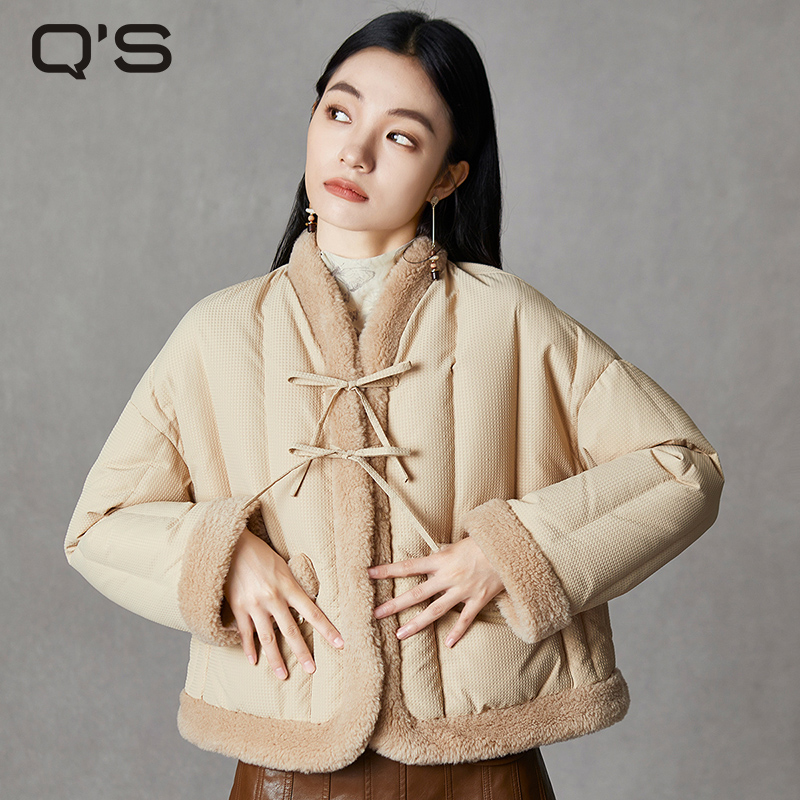 QS秸熙轻国风短款羽绒服