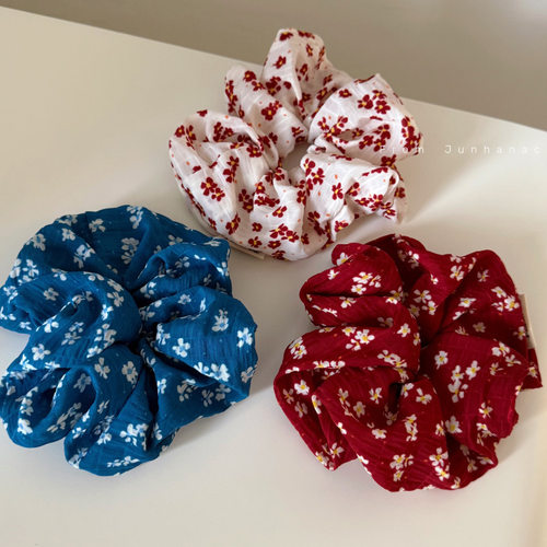 红色碎花布艺大肠发圈