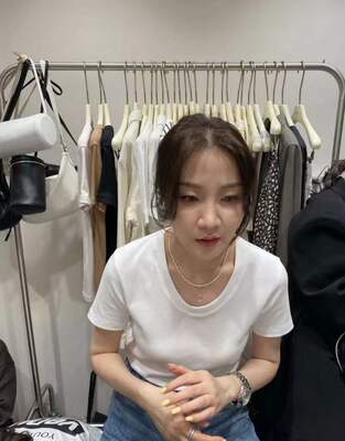 老板娘细螺纹弹力上衣短袖正肩