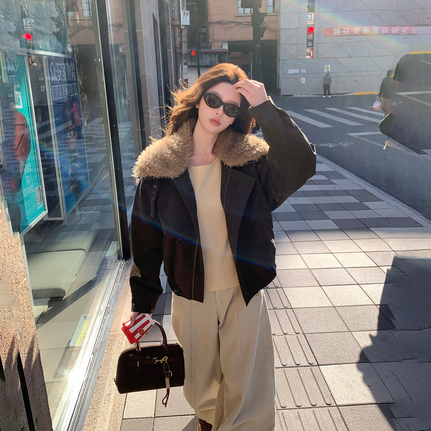 巴恩风毛毛翻领短款羽绒服派克服女冬季2025新款小个子巨好看外套