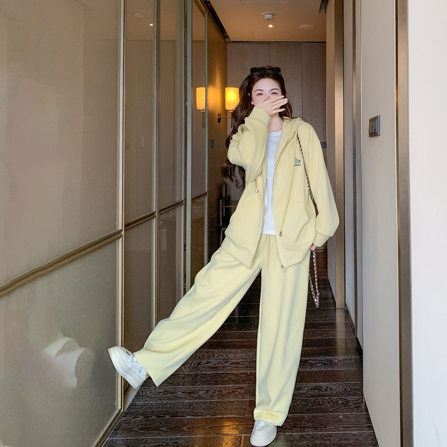 小马刺绣黄色连帽卫衣套装女春季2026新款气质一整套阔腿裤两件套