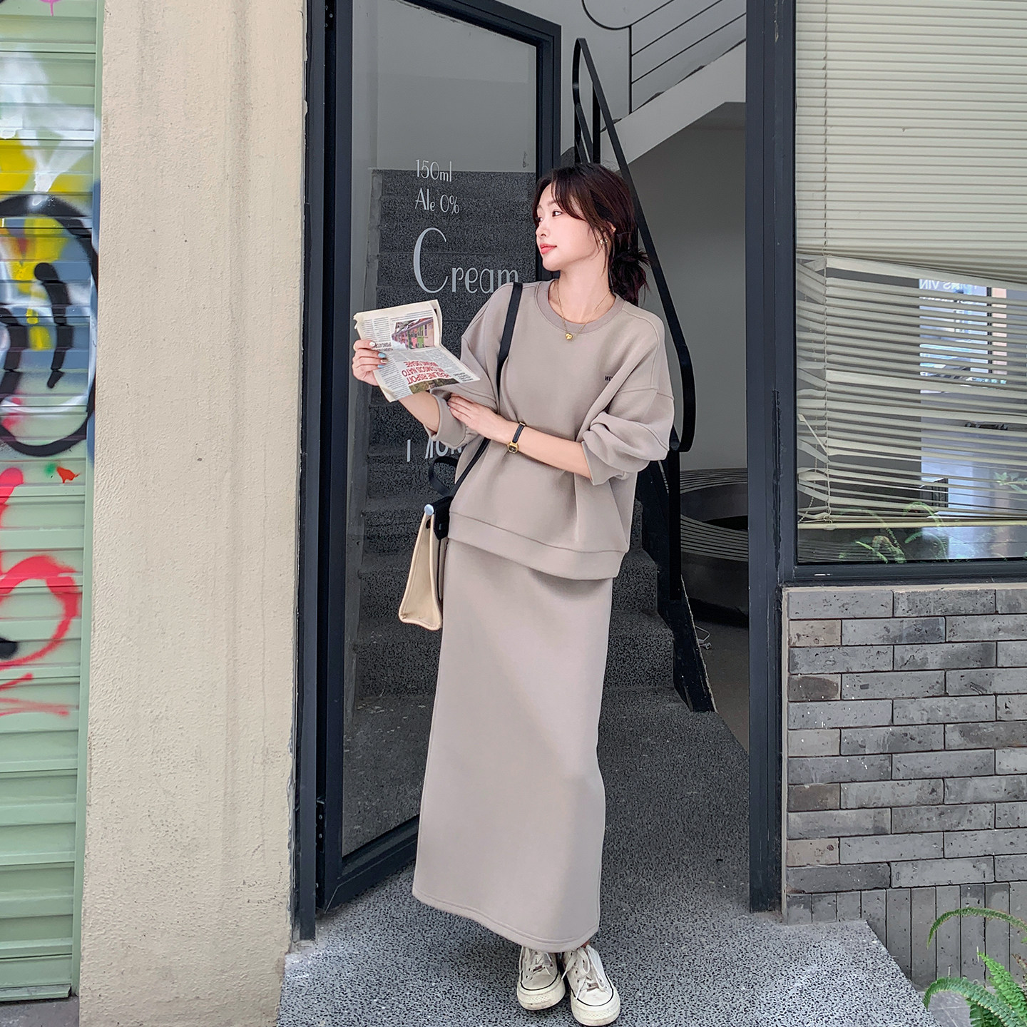 休闲运动浅灰色卫衣套装女春季2026新款巨好看高级感半身裙两件套