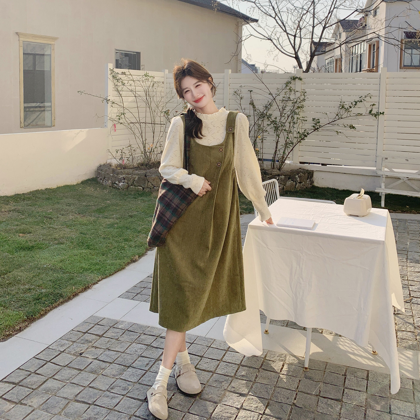 学院风绿色灯芯绒背带连衣裙套装