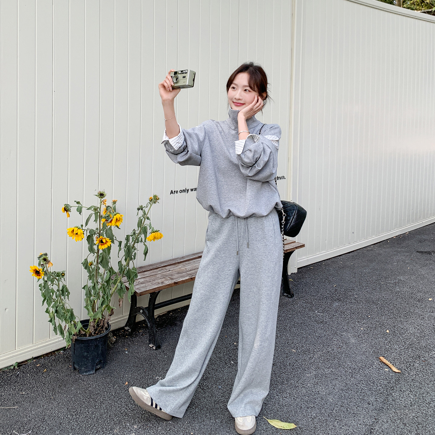 休闲运动风减龄超火穿搭灰色套装女春季2026新款卫衣阔腿裤两件套