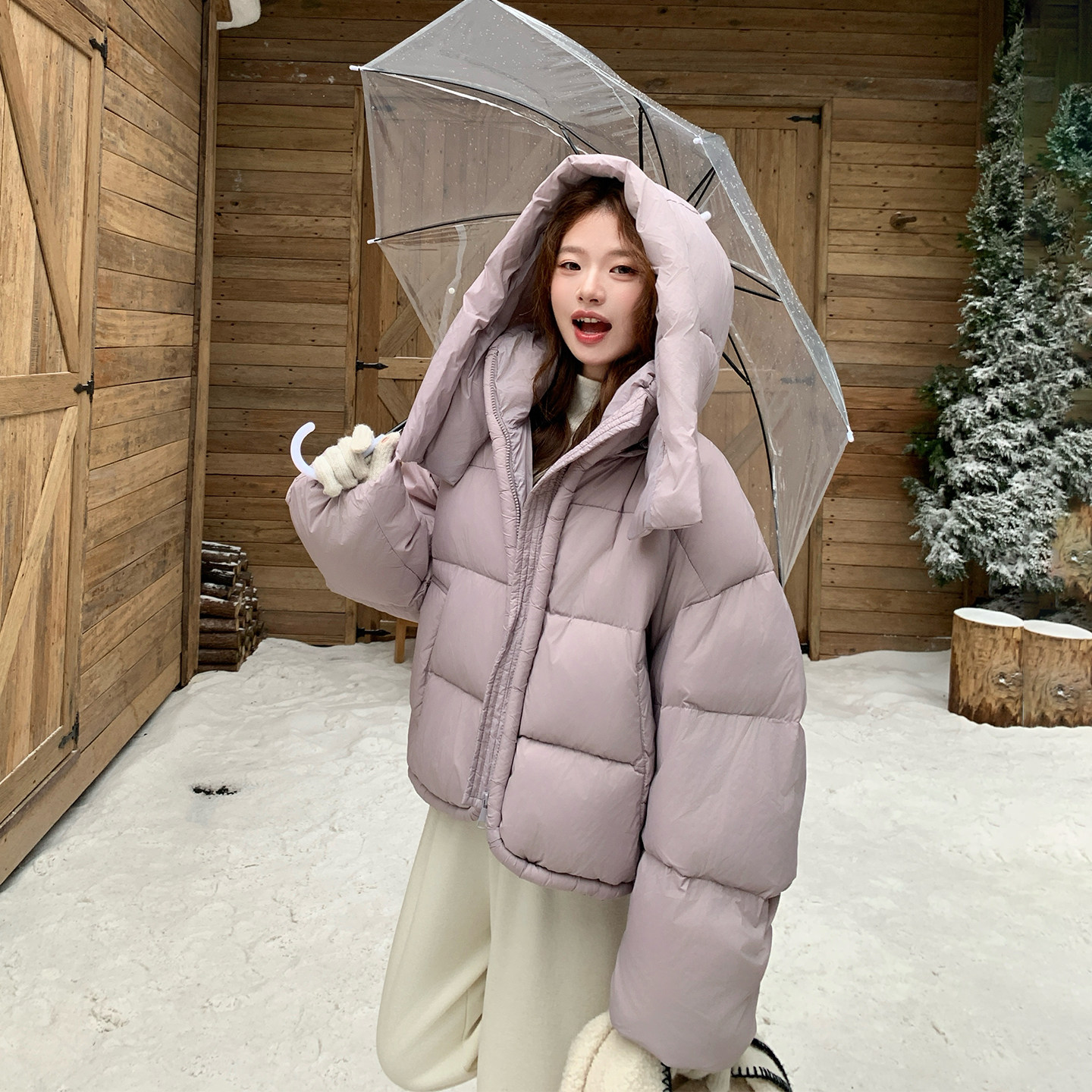 紫色连帽短款羽绒服女冬季2025新款超好看白鸭绒面包服小个子外套