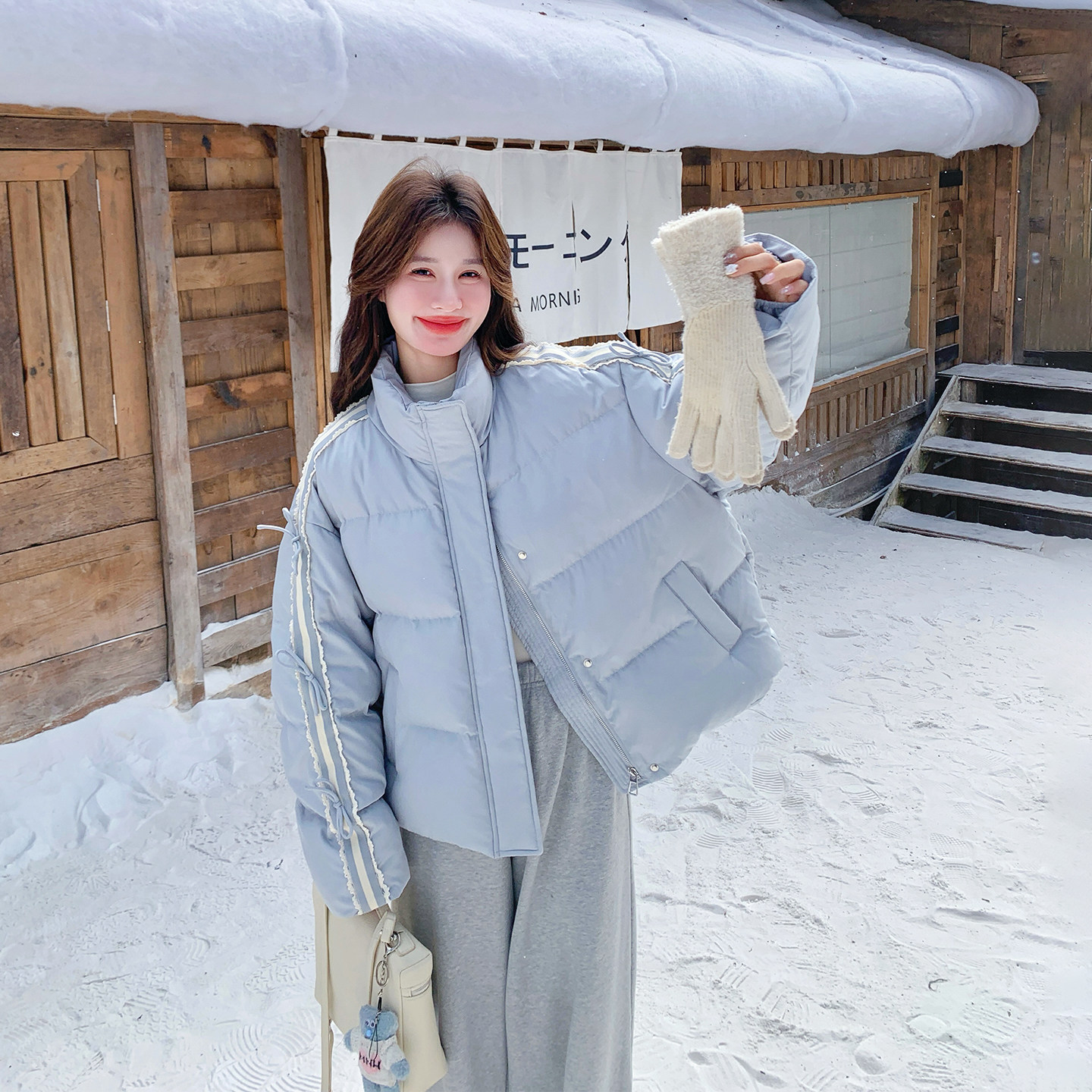 蓝色蝴蝶结织带立领短款羽绒服女冬季2025新款小个子保暖加厚外套