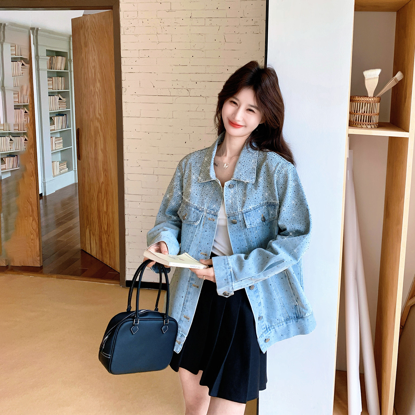 超好看烫钻浅蓝色牛仔外套女春季