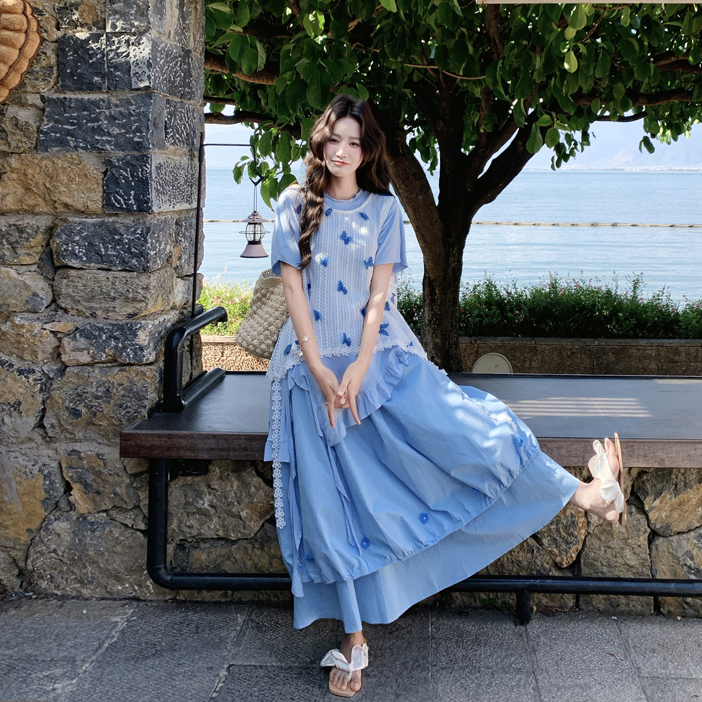 蓝色设计感蝴蝶罩衫T恤套装女夏季2026新款绝美花边半身裙三件套