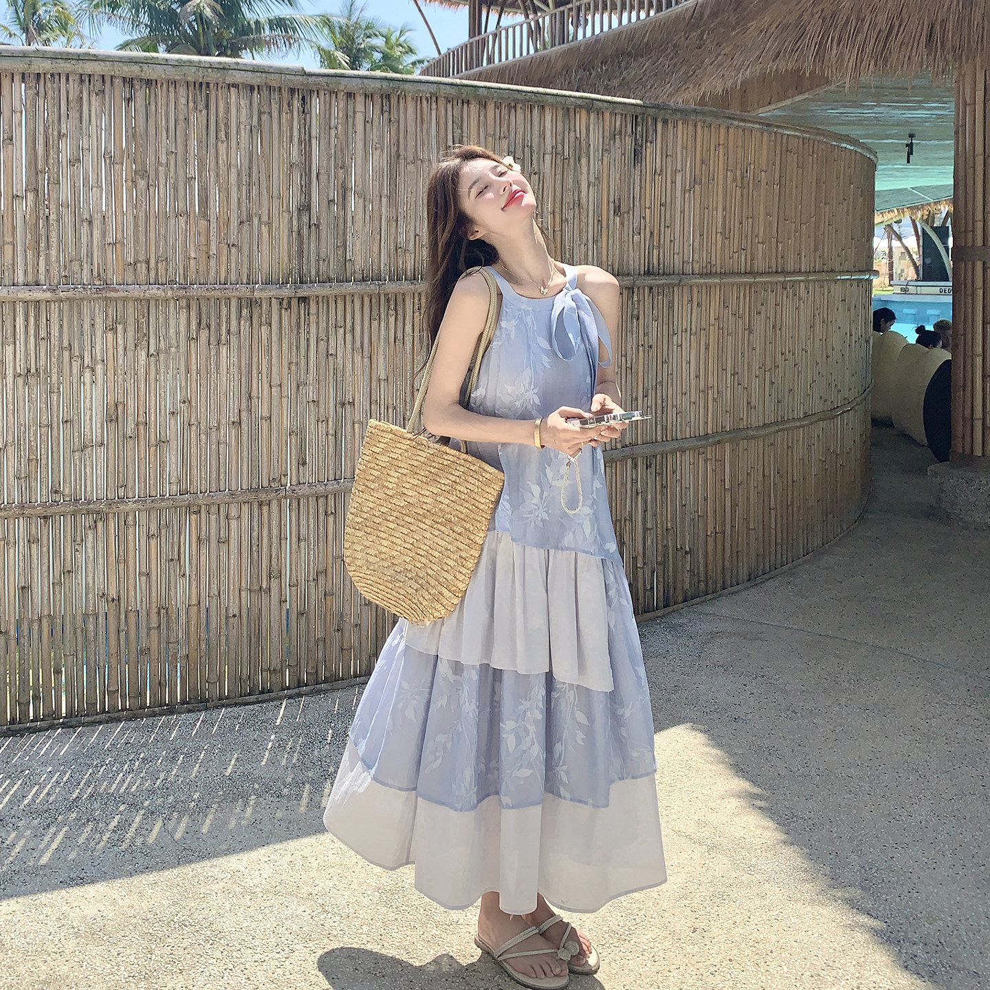 法式浅蓝色挂脖吊带碎花连衣裙女