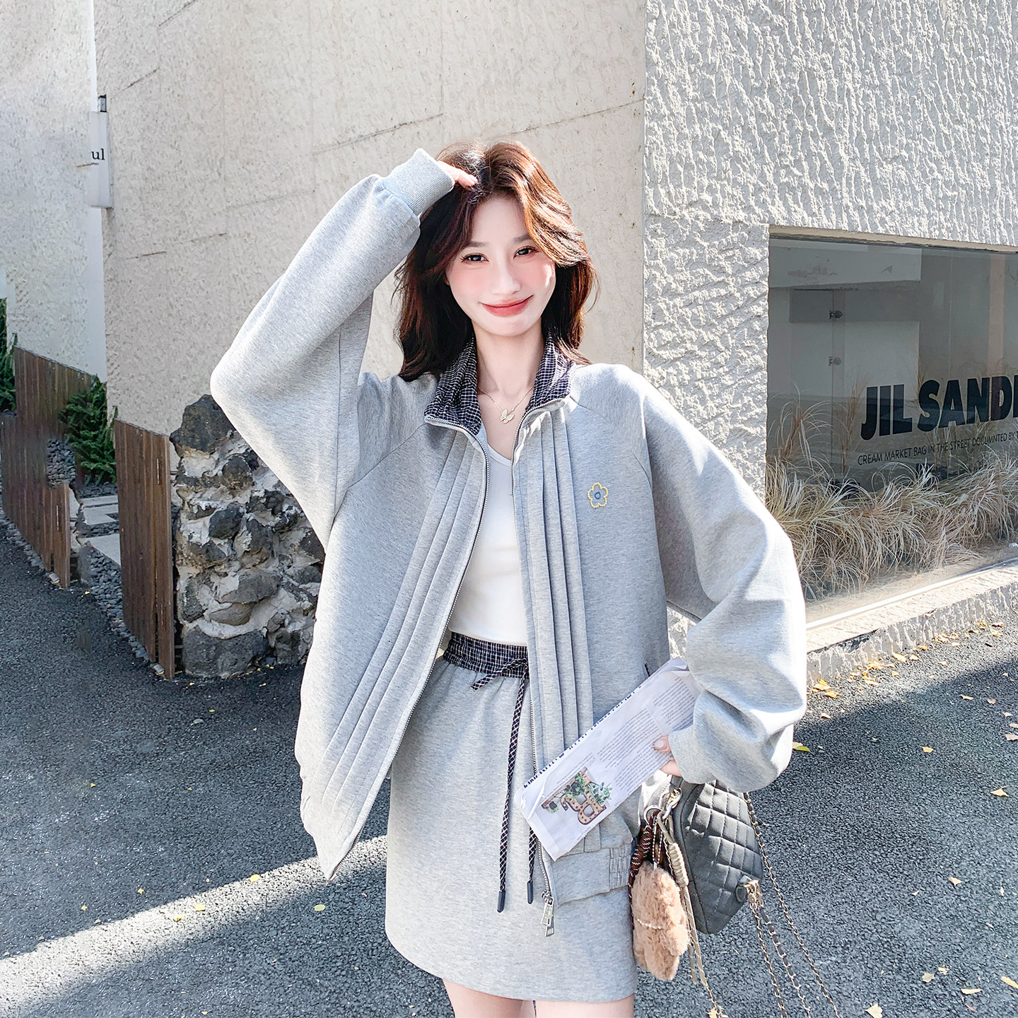 运动休闲减龄灰色卫衣套装裙女春季2026新款小个子超火短裙两件套