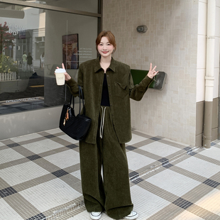 高级感超火ootd雪尼尔橄榄绿套装女春季2026新款衬衫阔腿裤两件套