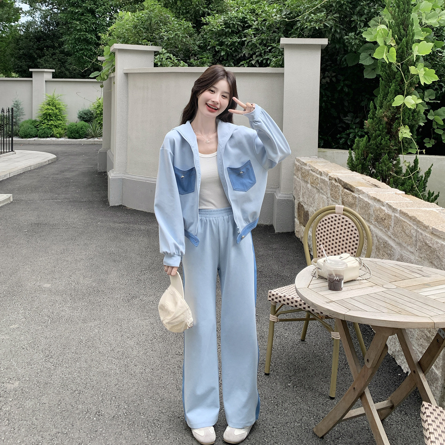 超级好看浅蓝色牛仔拼接套装女春季2026新款连帽卫衣阔腿裤两件套