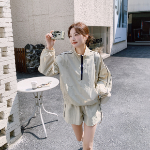 2026新款 女春季 减龄小个子两件套 套装 休闲运动防晒立领短外套短裤