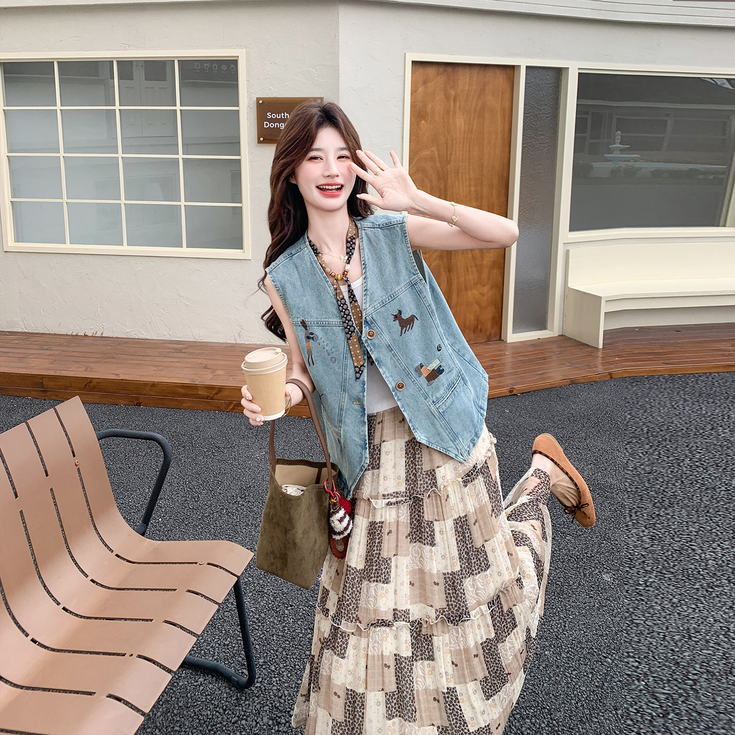 韩版休闲风刺绣牛仔马甲套装女夏