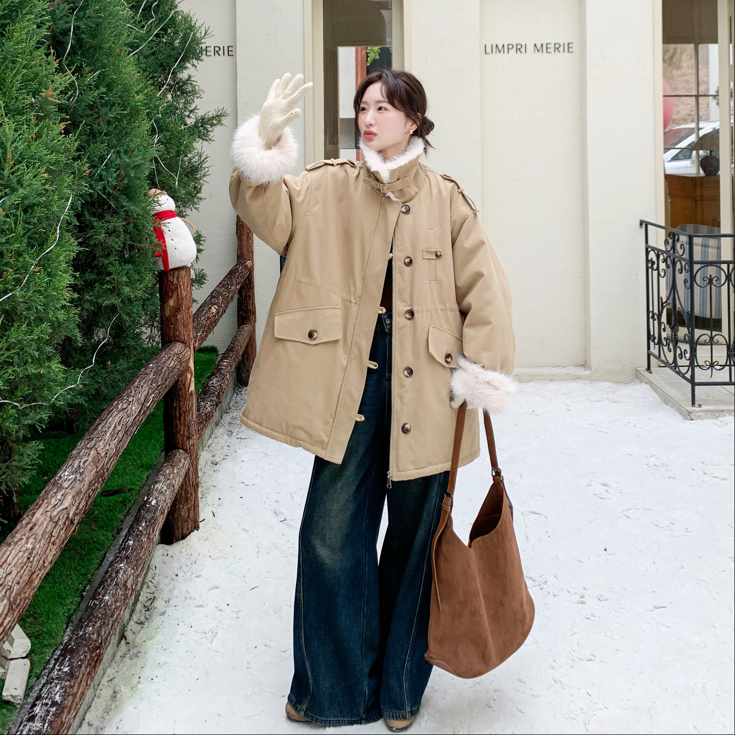 卡其色毛绒拼接中长款派克服女冬