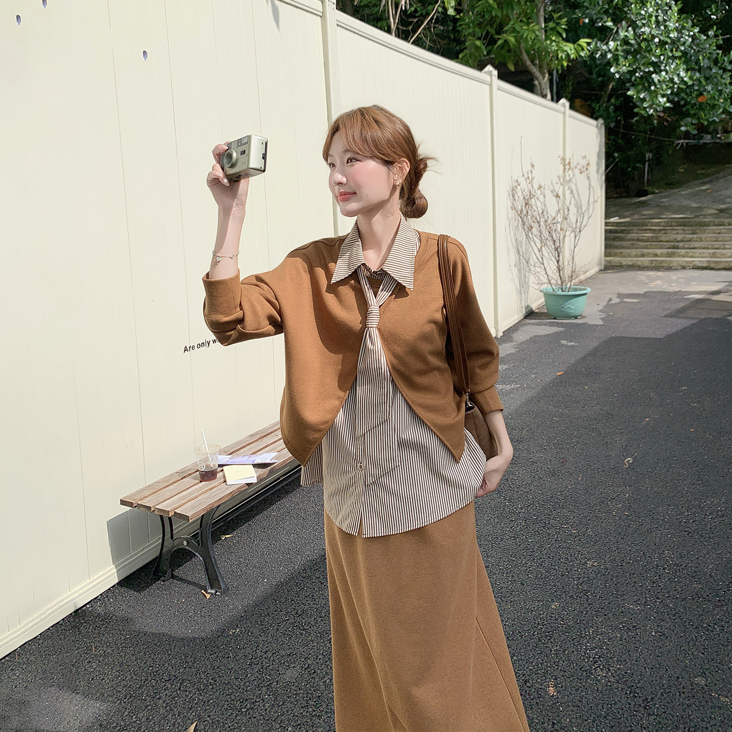 设计感小众超火ootd套装女春季2026新款卫衣条纹衬衫半身裙三件套