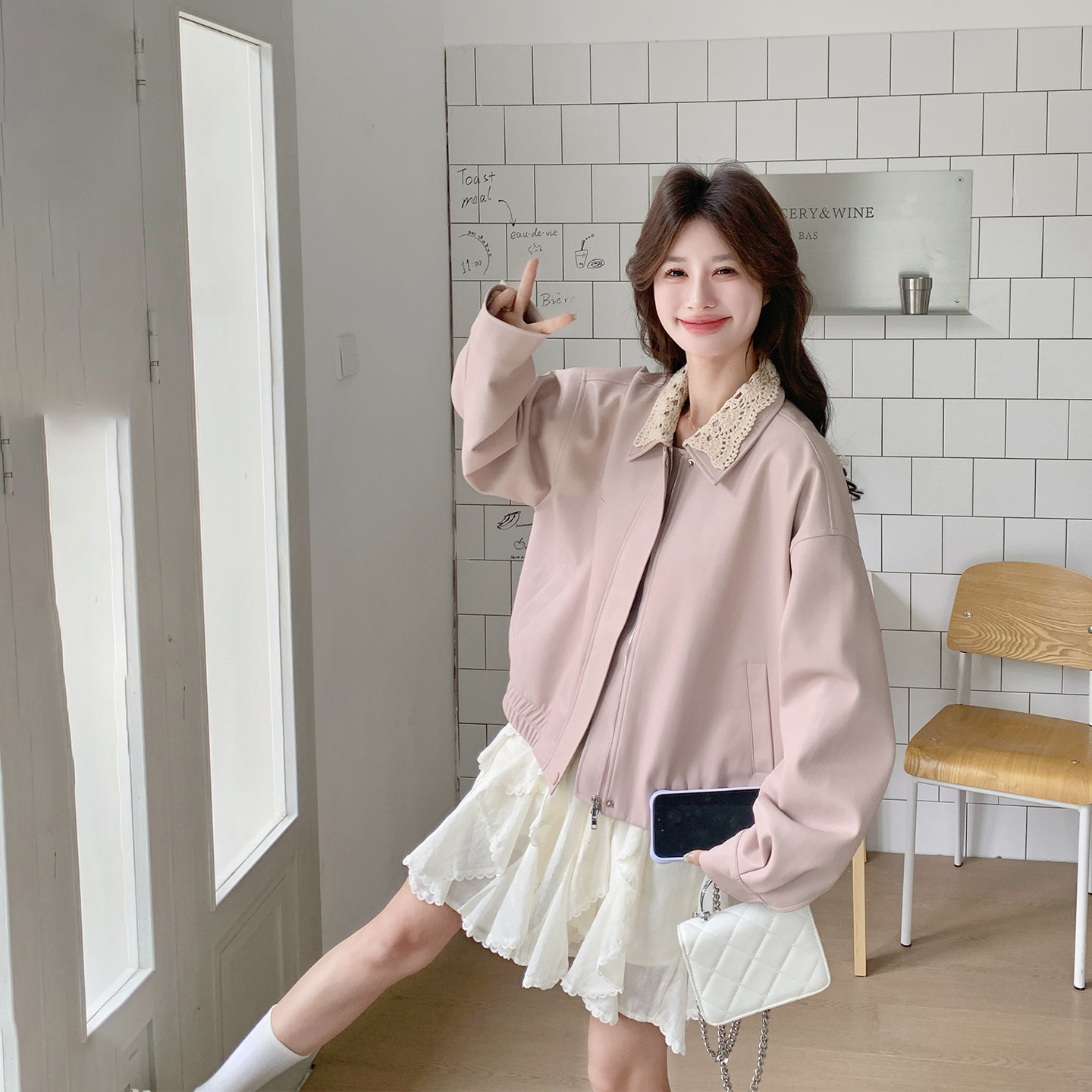 蕾丝翻领甜美独特漂亮粉色皮衣外套女春季2026新款小个子短款夹克