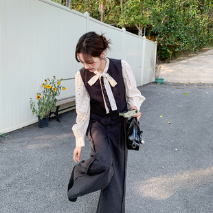 独特漂亮巨好看灰色马甲阔腿裤套装女春季2026新款波点衬衫三件套