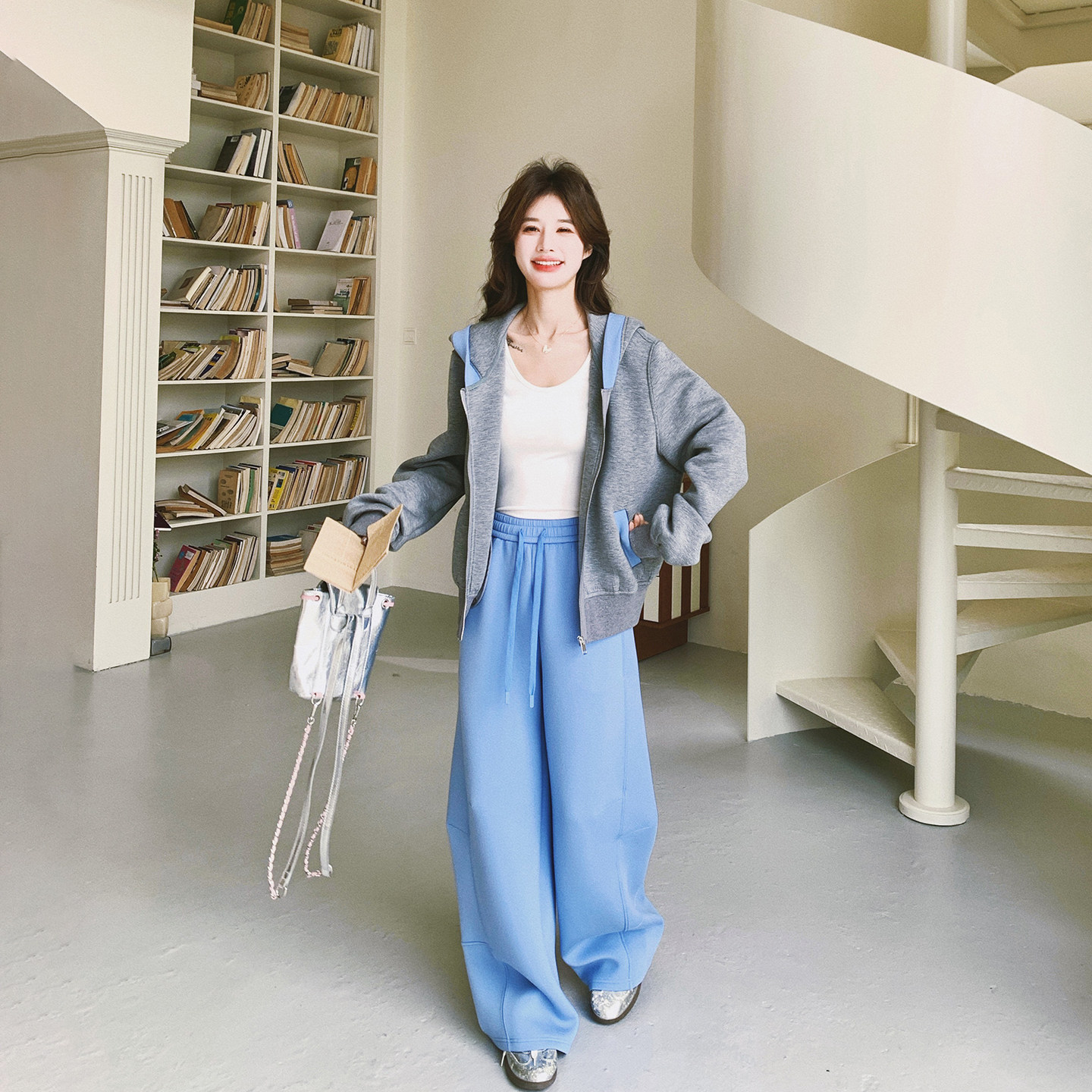 撞色拼接运动风连帽卫衣套装女春季2026新款阔腿裤两件套韩系穿搭