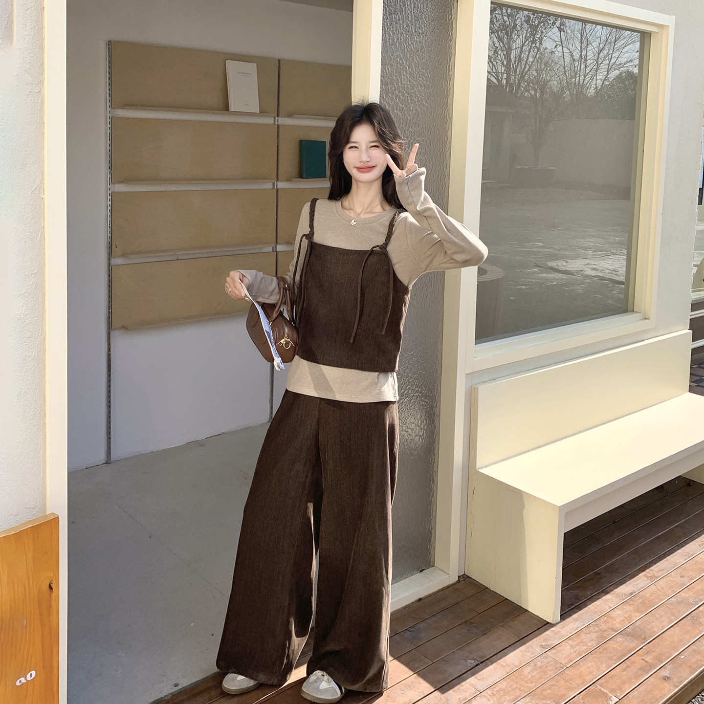 独特漂亮叠穿咖色吊带T恤套装女春季2026新款巨好看阔腿裤三件套