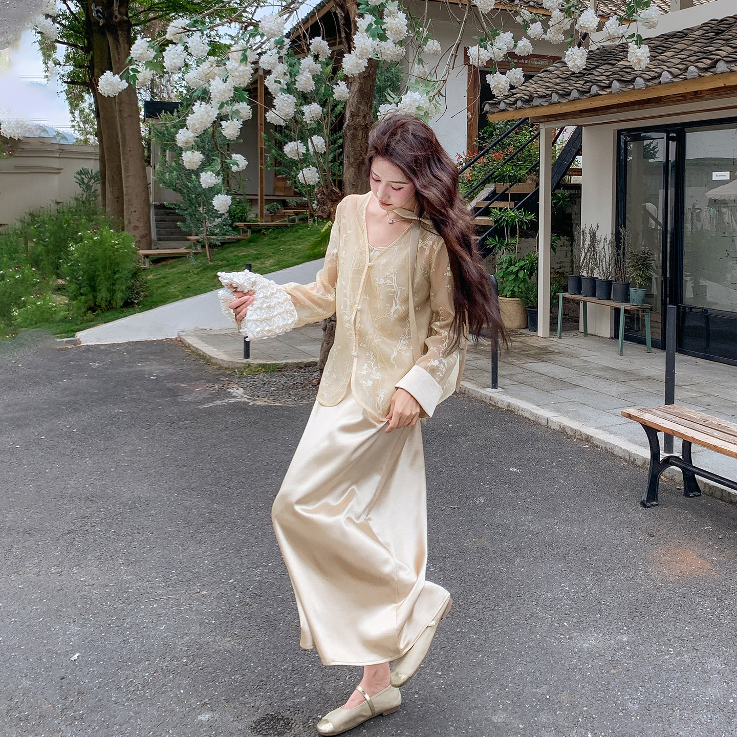 新中式国风缎面吊带连衣裙套装女