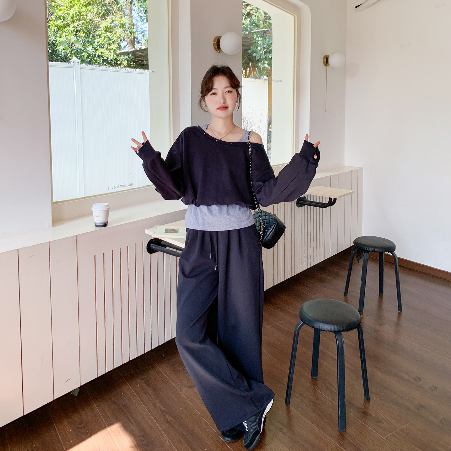 藏青色拼接露肩优雅套装女春季2026新款休闲运动卫衣阔腿裤两件套