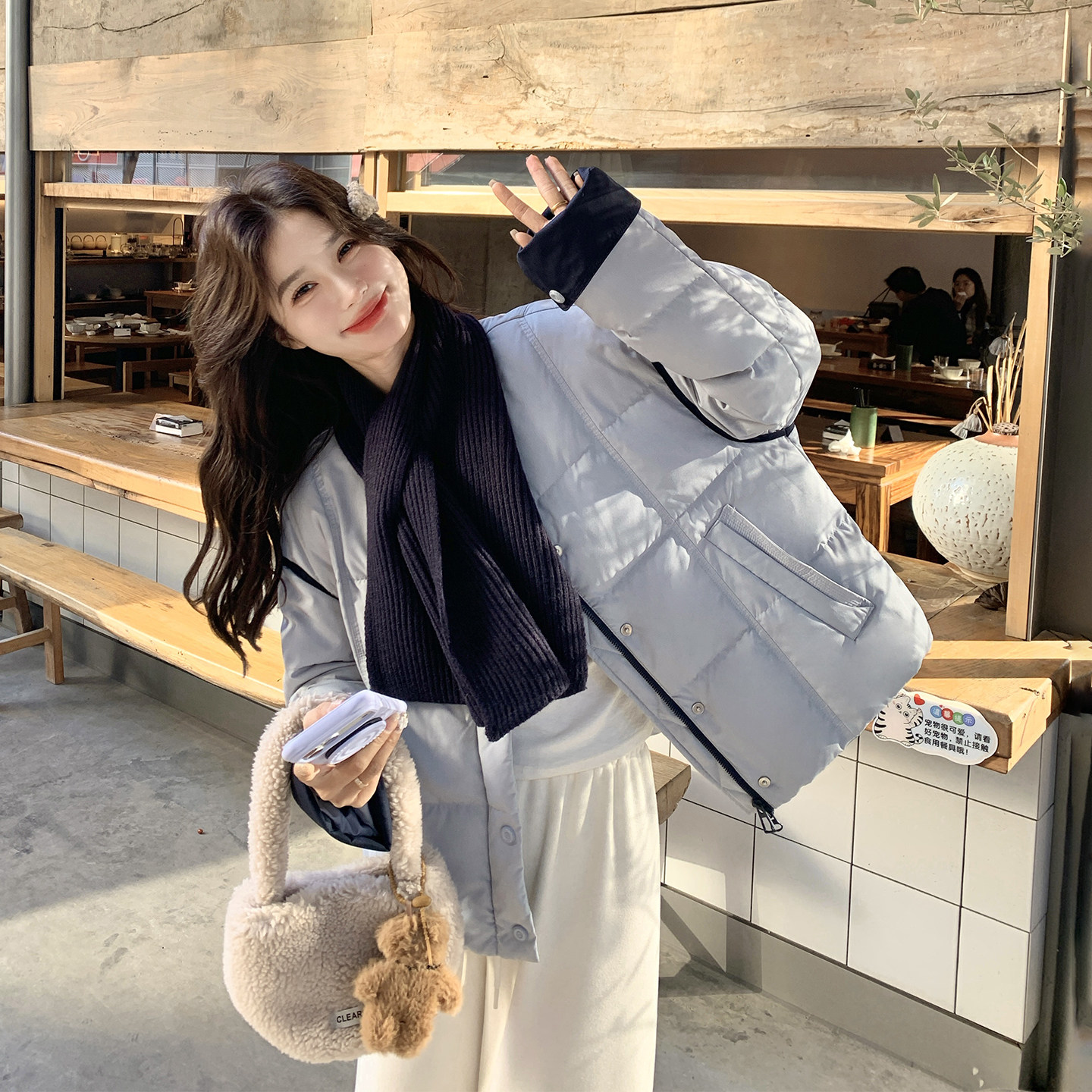 休闲甜美浅蓝色90羽绒服女冬季2025新款配围巾高级感小个子短外套