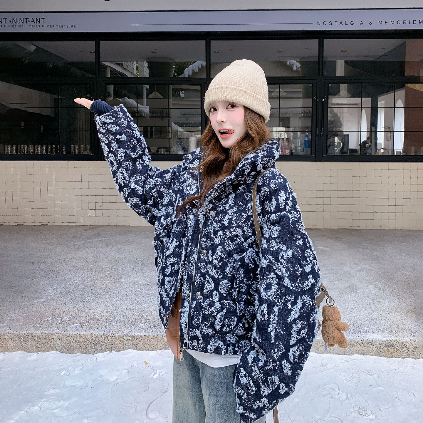 保暖深蓝色立体绣花90羽绒服女冬