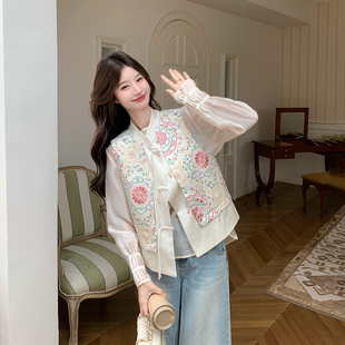 新中式国风刺绣碎花马甲叠穿衬衫套装女春季2026新款小个子两件套