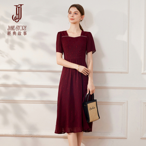 2026新款法式赫本风连衣裙女夏季高级感浪漫荷叶边裙方领显瘦长裙