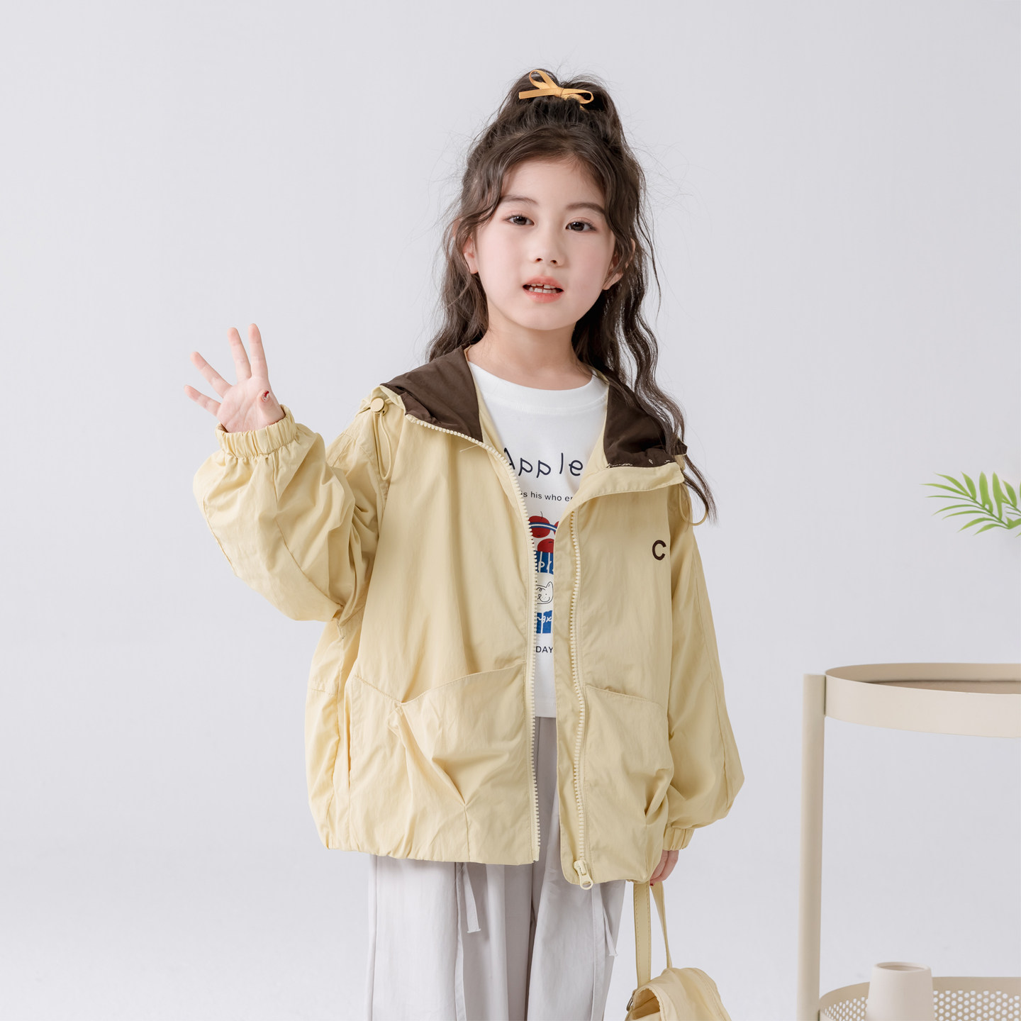 哈依鲁2026夏季新款女童连帽外套儿童中大童时尚薄款宽松上衣