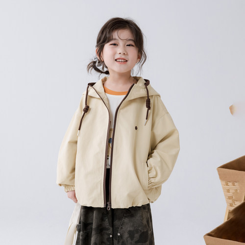哈依鲁2026春秋季新款女童连帽外套儿童中大童风衣时尚宽松上衣潮