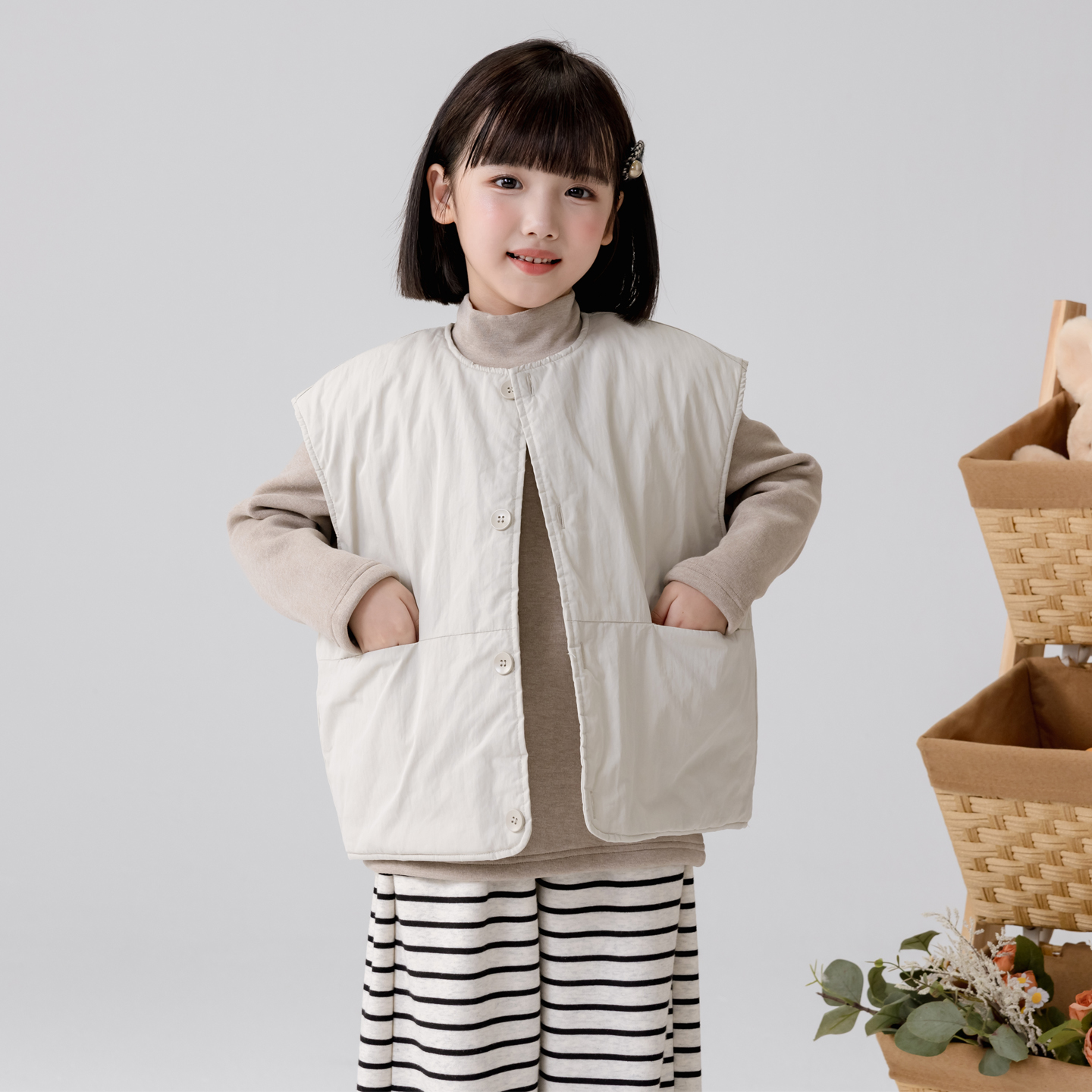 哈依鲁2025秋冬季新款女童棉马甲内搭外穿儿童中大童日系简约坎肩