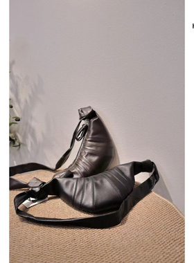 2025新款小众设计牛角包时尚软皮三角斜挎包女包单肩包H25332