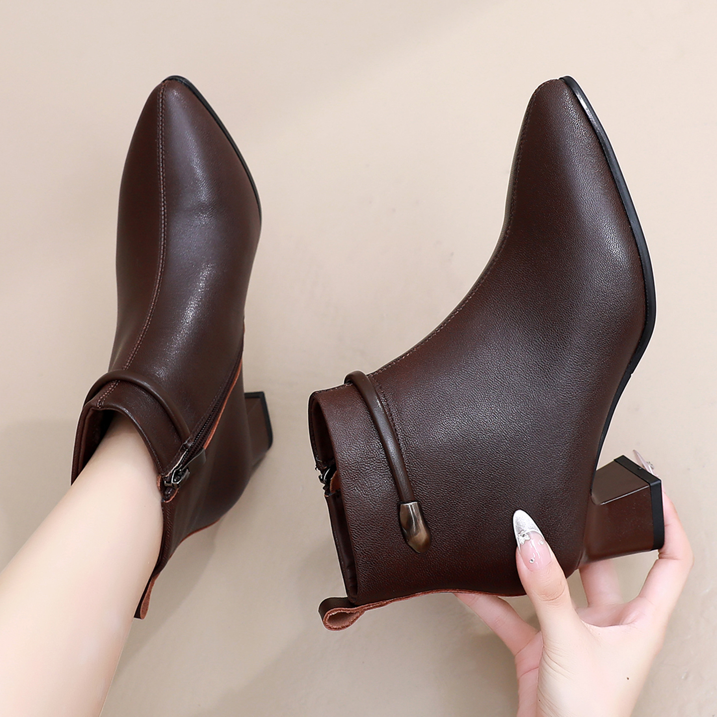 真皮尖头短靴女冬粗跟时尚女靴高跟皮鞋软羊皮瘦瘦踝靴加绒二棉鞋