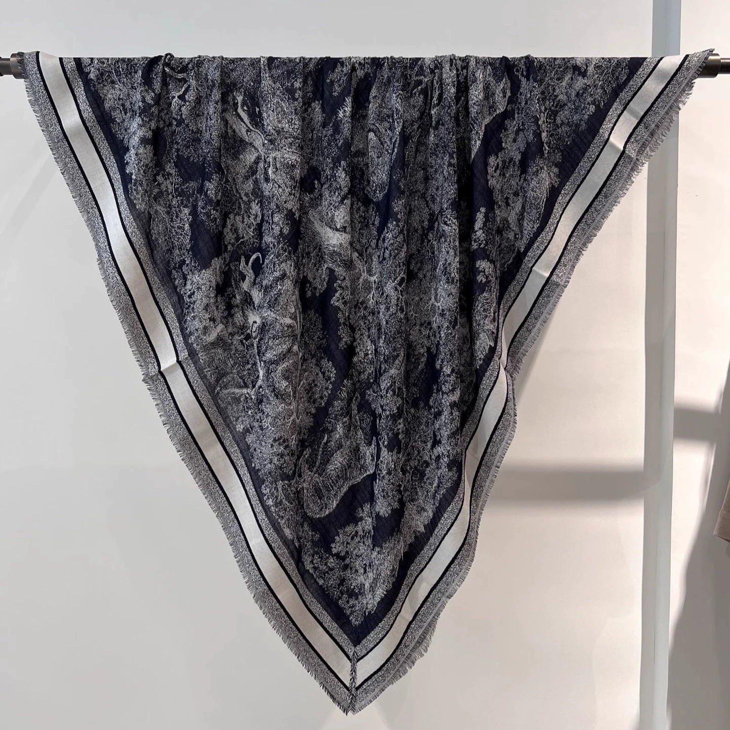 普洛克正品 桑蚕丝真丝绵羊毛山羊绒围巾女保暖加厚披肩秋冬围脖